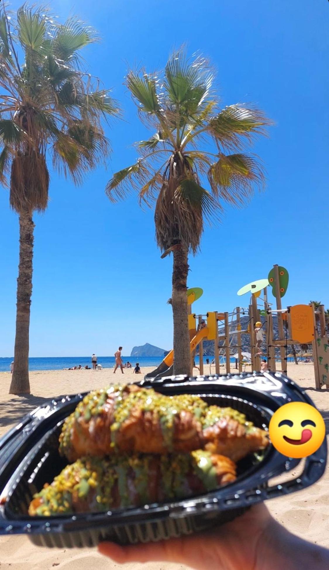 Natalie Calpe Sun 100M To The Beach Center Exterior photo