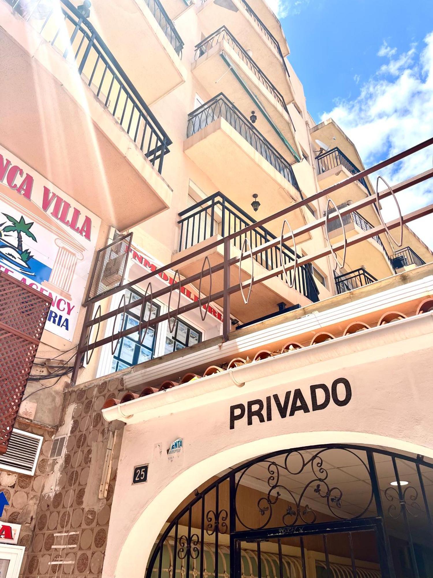 Natalie Calpe Sun 100M To The Beach Center Exterior photo