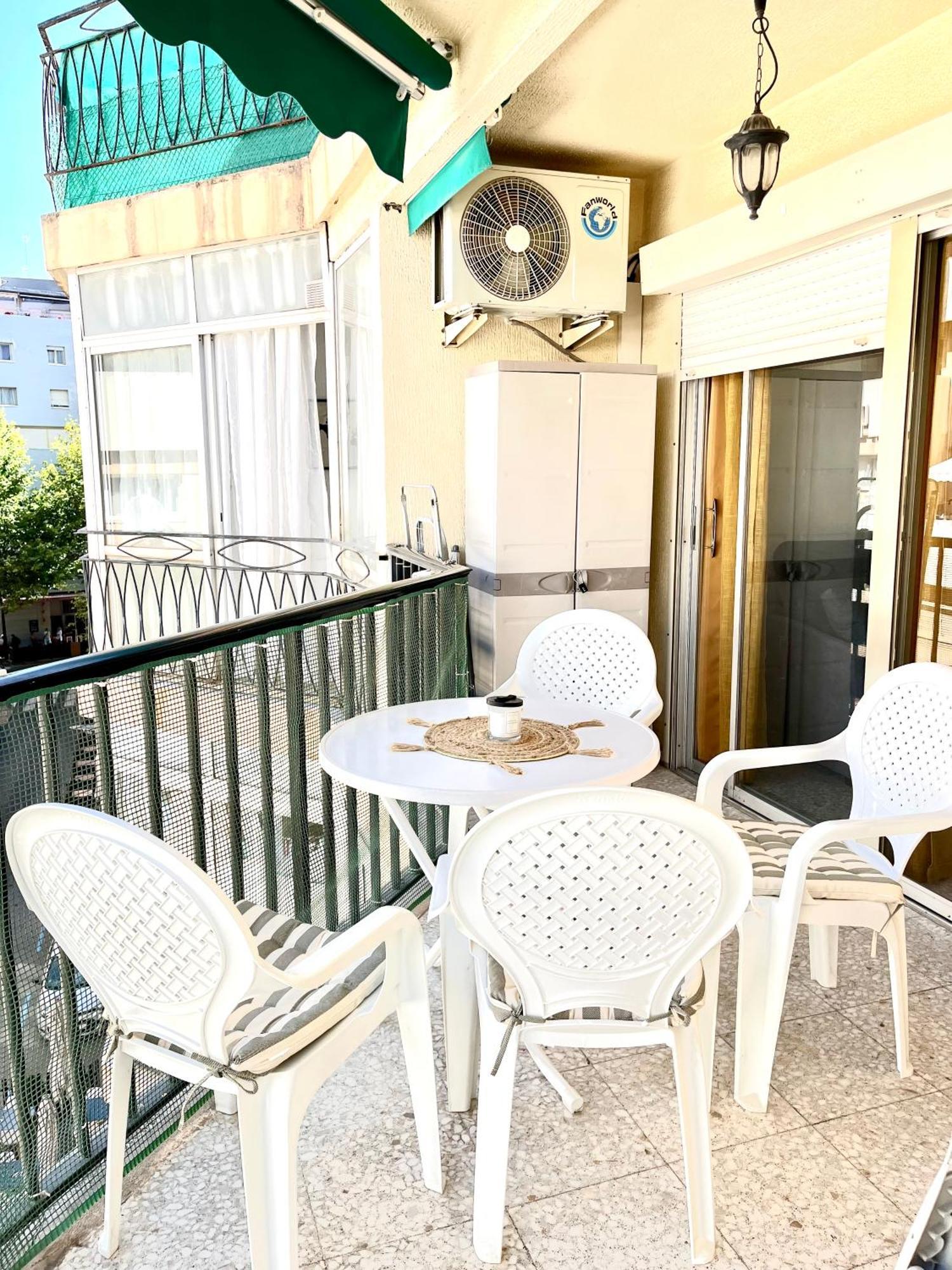 Natalie Calpe Sun 100M To The Beach Center Exterior photo