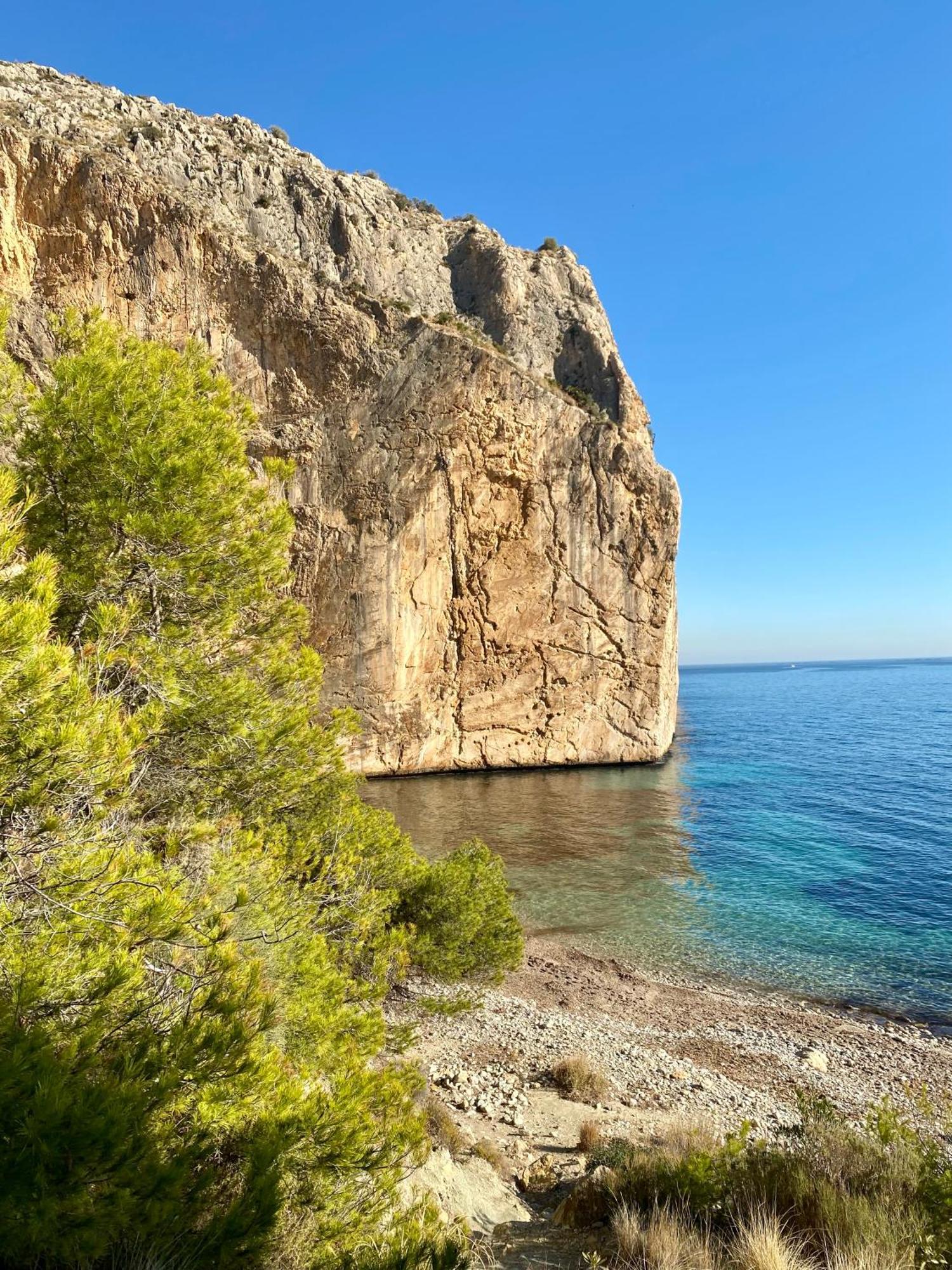 Natalie Calpe Sun 100M To The Beach Center Exterior photo